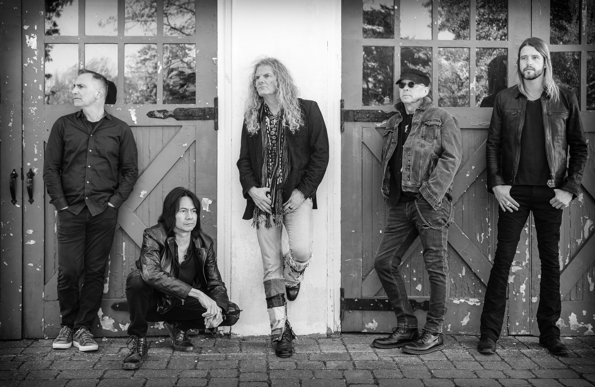 HEAVENS EDGE return with their first official album in 25 years on 12th ...